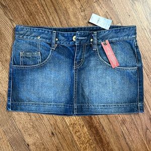Brand New with Tags- Express size 6 Jean skirt